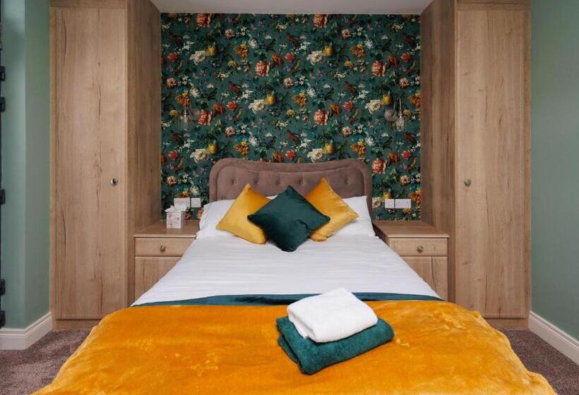 Номер Стандарт, Boutique Stays At 78