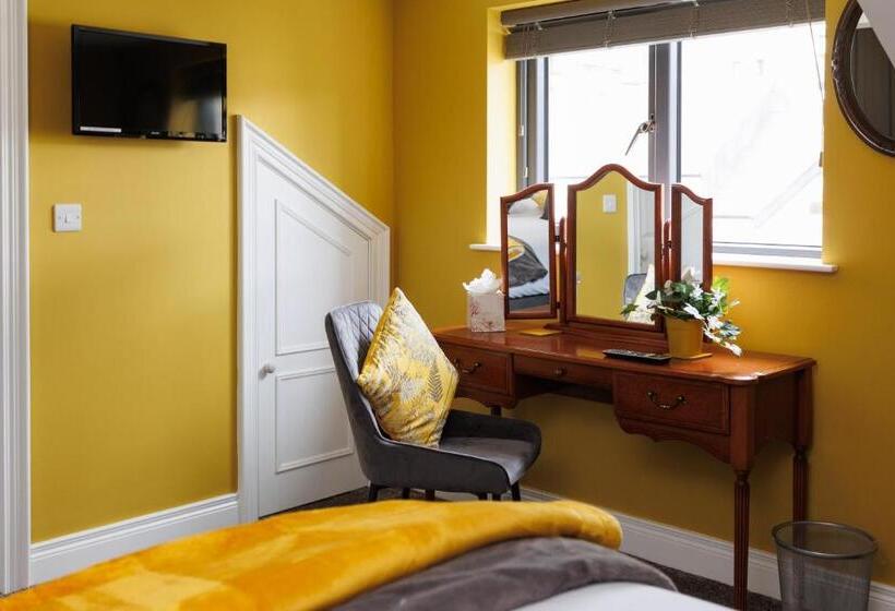 Номер Стандарт, Boutique Stays At 78