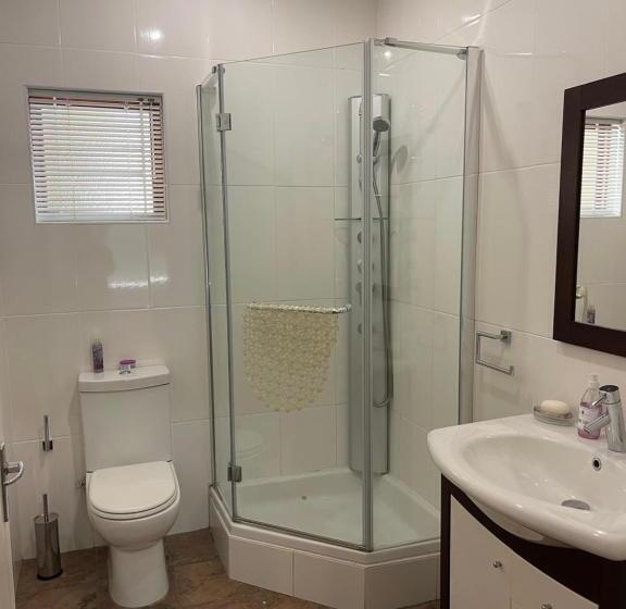 Номер Стандарт, Upper Room Guesthouse