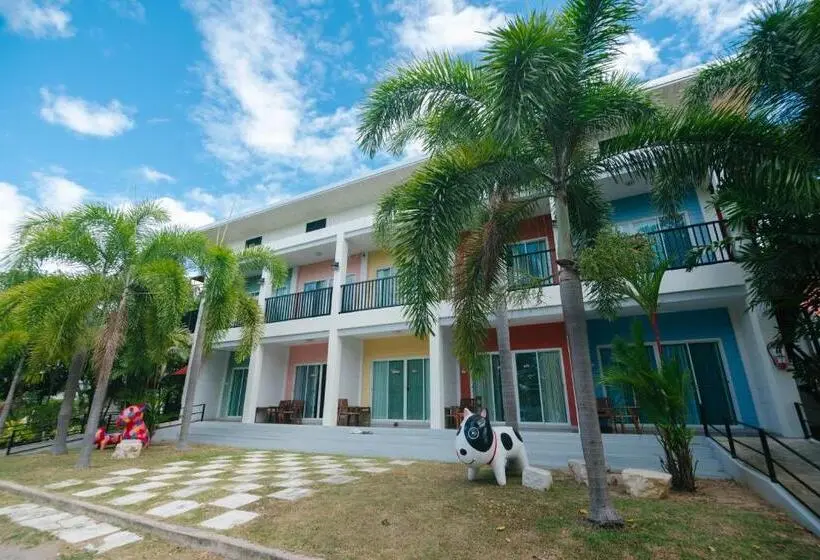 Standard-studio, รีสอร์ท เรือนชมดาว
