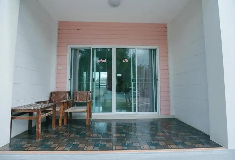Standard-studio, รีสอร์ท เรือนชมดาว