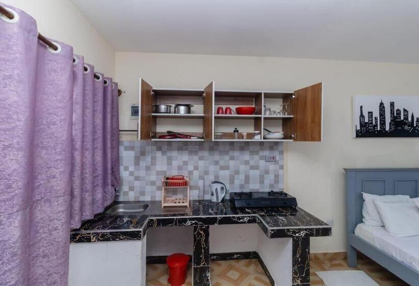 استودیوی استاندارد, Kilifornia Comfy Studio