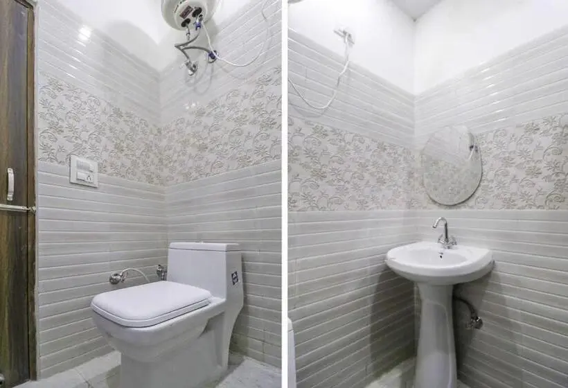 اتاق کلاسیک سه تخته, Flagship Hotel Shivam