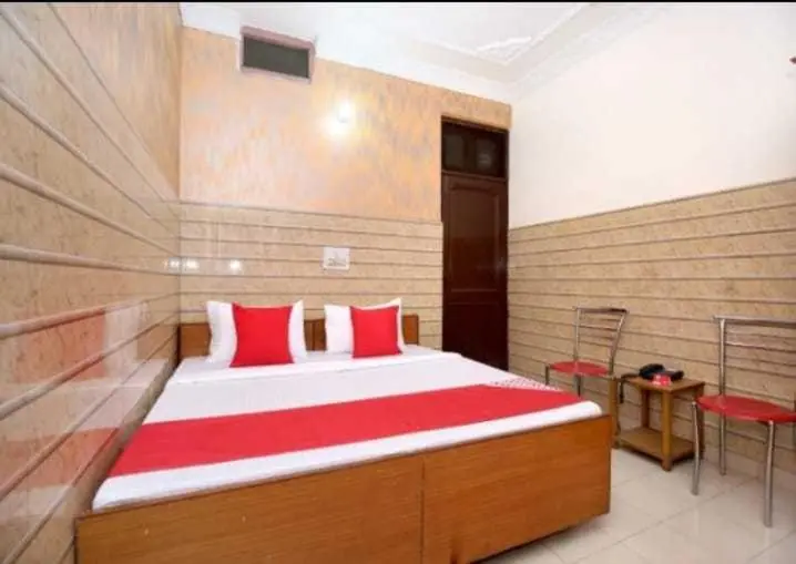 اتاق کلاسیک سه تخته, Flagship Hotel Shivam