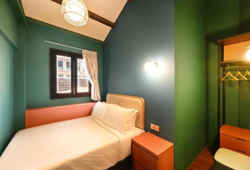 اتاق استاندارد, Dream Chaser Boutique Capsule