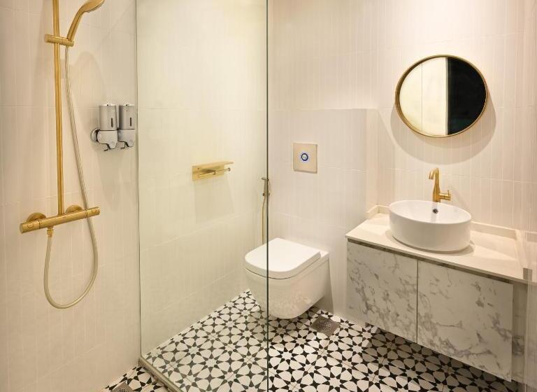 اتاق لوکس, Dream Chaser Boutique Capsule