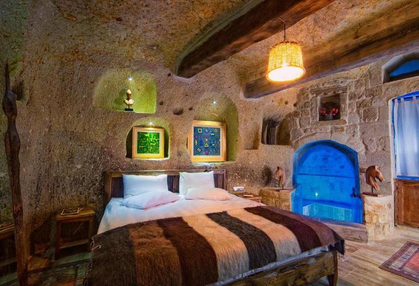 اتاق لوکس با تخت بزرگ, Fragmancavecappadopcia