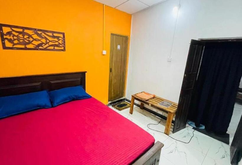 غرفة قياسية, Grand Cabin Pinnawala