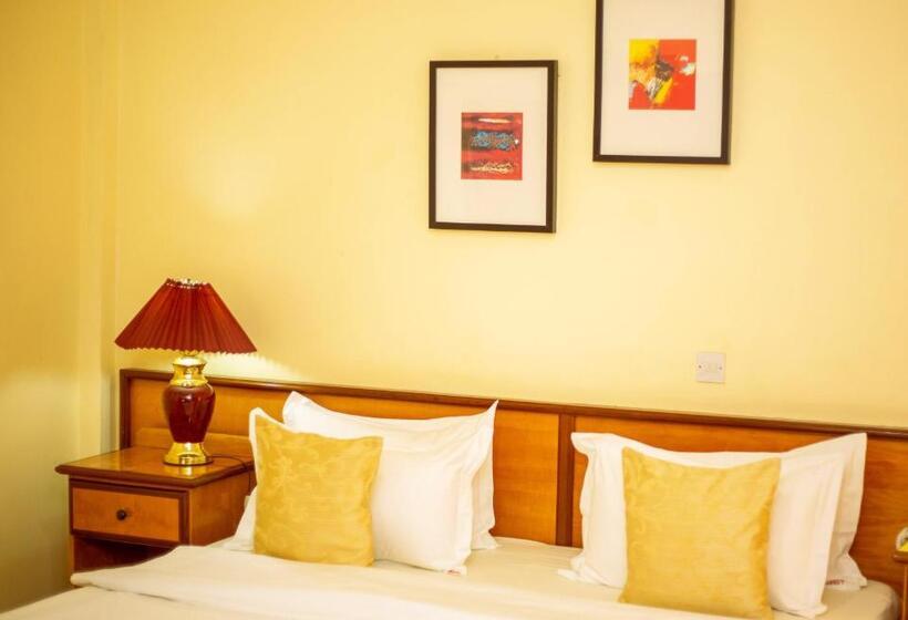 اتاق استاندارد, Marjorie `y`