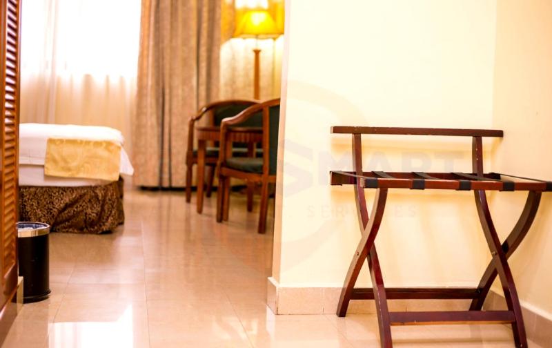 اتاق لوکس, Marjorie `y`