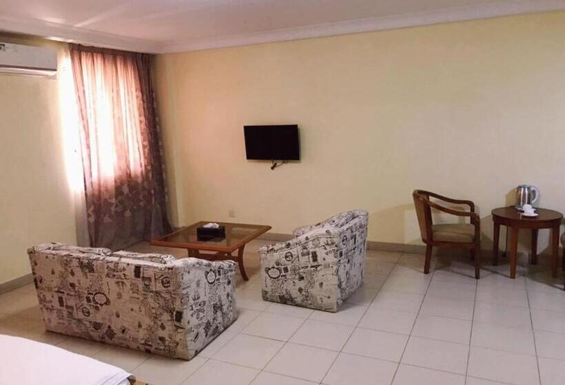 سوئیت با بالکن, Marjorie `y`