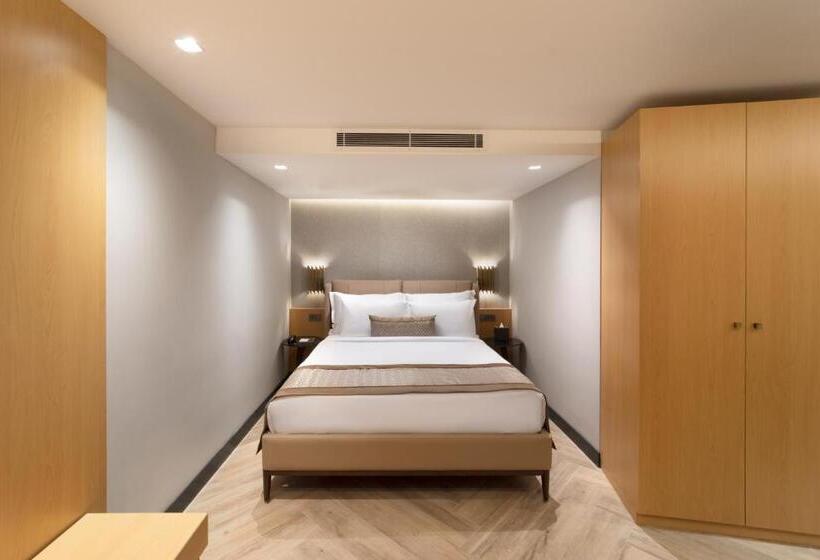 جناح مزود بتراس, Me By Mula