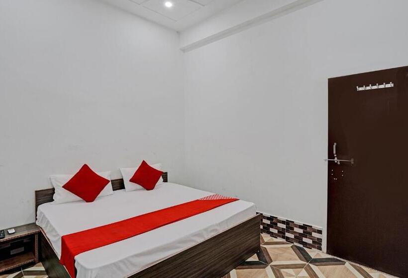 غرفة كلاسيكية ثلاثية, Oyo Flagship Kmps Palace