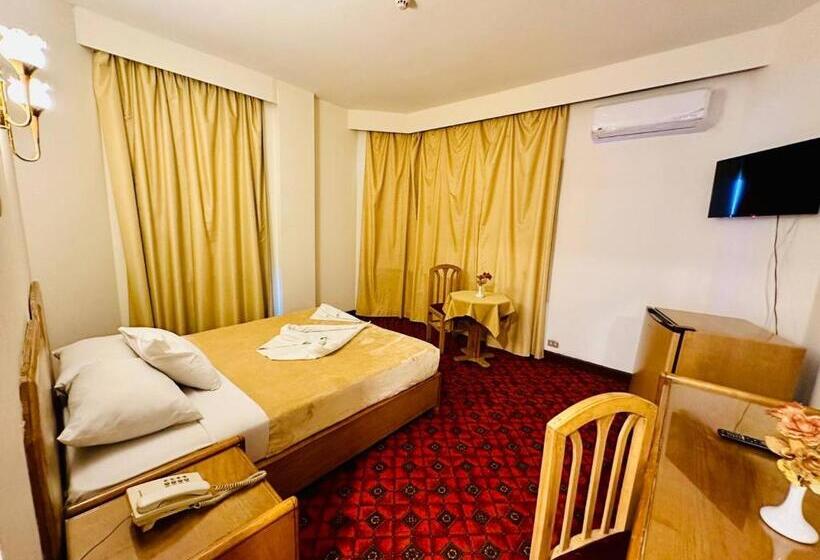 اتاق استاندارد یک نفره, Queens Valley