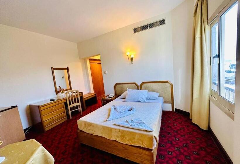 اتاق استاندارد یک نفره, Queens Valley