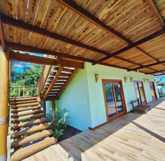 חדר סטנדרט לארבעה, Villa Garcez