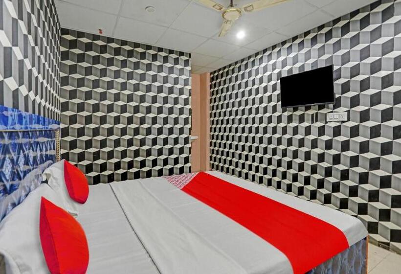 Трехместный Номер Классика, Oyo Flagship Hotel Aditya Inn