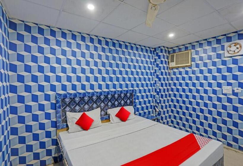 Трехместный Номер Классика, Oyo Flagship Hotel Aditya Inn