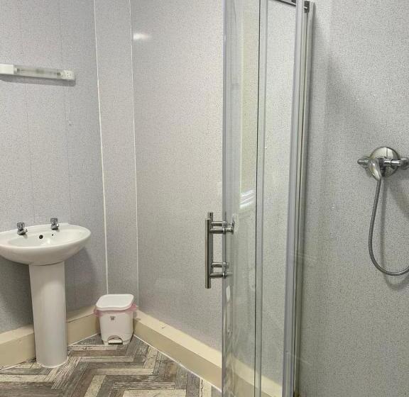 스탠다드 룸 공동 욕실, Adina