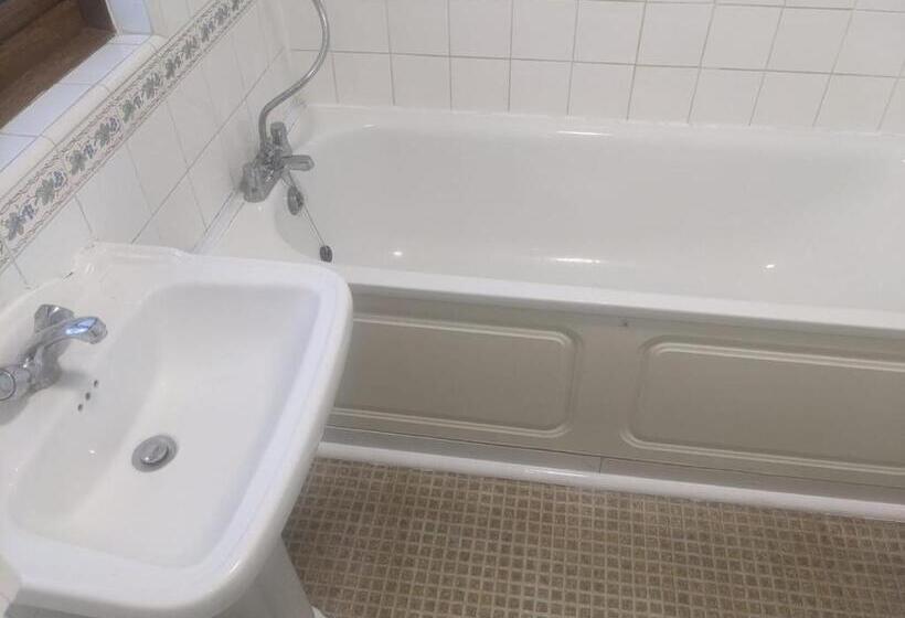 غرفة ديلوكس, Edgefield House