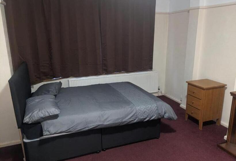 غرفة ديلوكس, Edgefield House