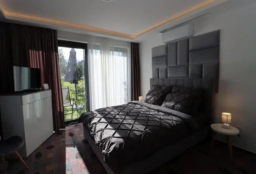 Deluxe-studio, Prestige Miskolctapolca