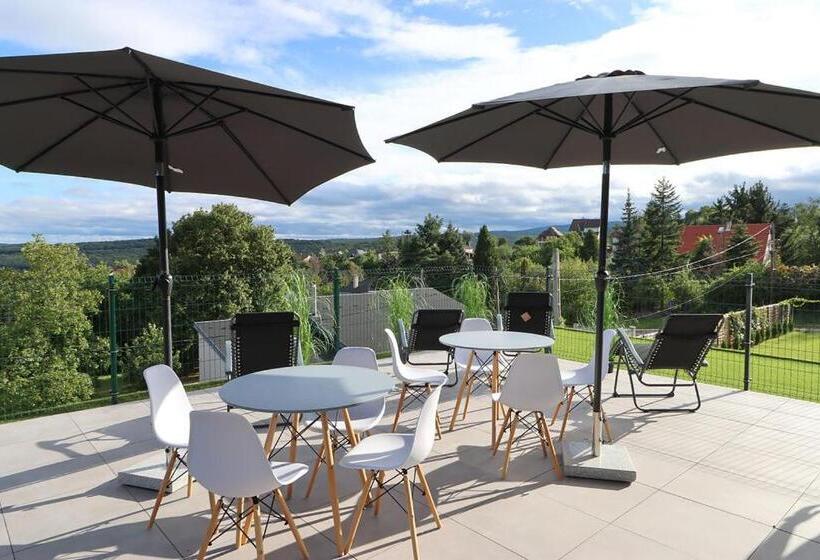 استودیوی لوکس, Prestige Miskolctapolca