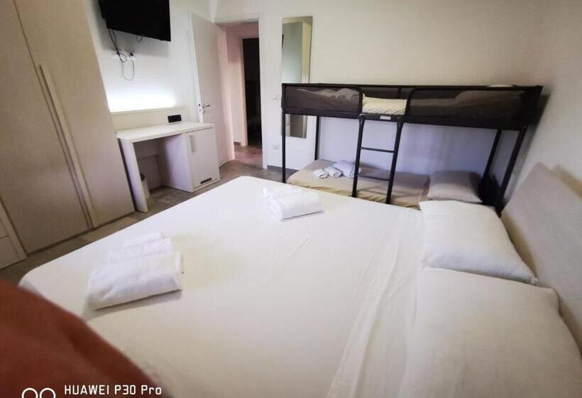 غرفة قياسية ثلاثية, Residence Il Carrubo