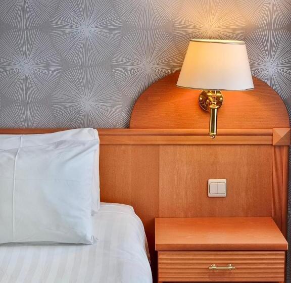 חדר סופריור יחיד, Cardinal