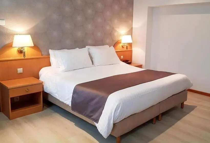 Camera Superiore Letto King, Cardinal