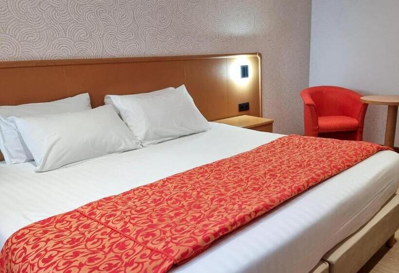 חדר דחוקס עם מיטת קינג, Cardinal