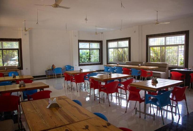 Номер Deluxe, Vrindavan Gopala Resort