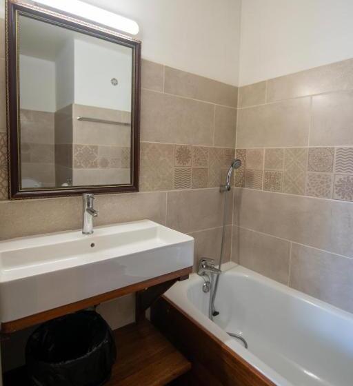 اتاق استاندارد با بالکن, 1a Chambres Et Appartements Au Calme Centre St Denis Barachois