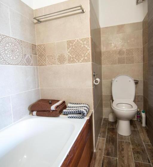 اتاق استاندارد با بالکن, 1a Chambres Et Appartements Au Calme Centre St Denis Barachois