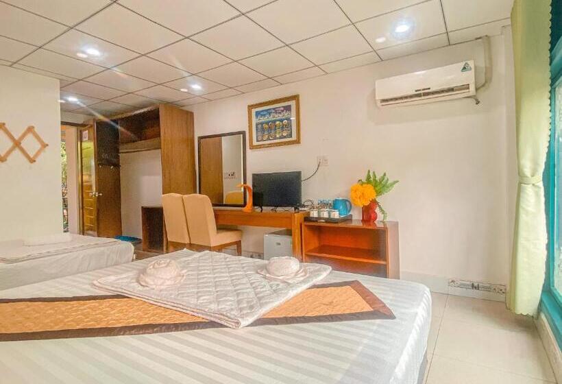 اتاق استاندارد سه نفره, Khách Sạn Vườn Cau & Khu Vui Chơi Giải Trí Sala