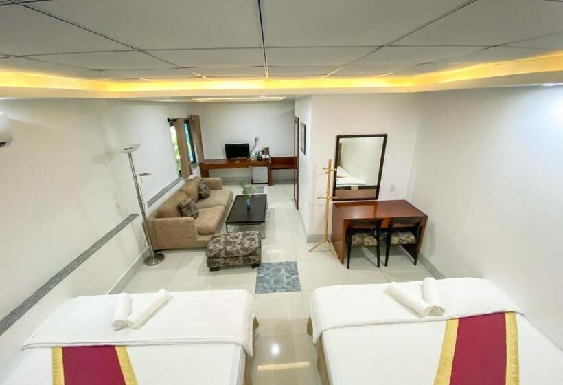 اتاق لوکس چهار تخته, Khách Sạn Vườn Cau & Khu Vui Chơi Giải Trí Sala