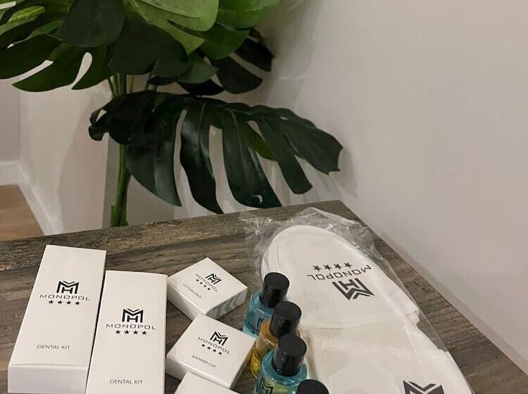 스탠다드 룸, Monopoly