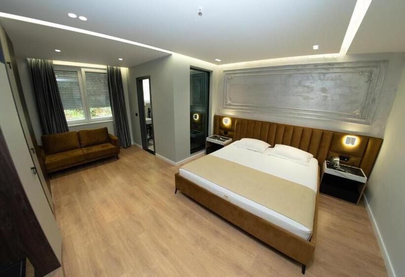 디럭스 룸, Monopoly