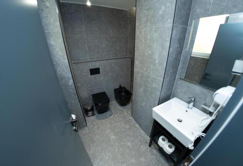 디럭스 룸, Monopoly