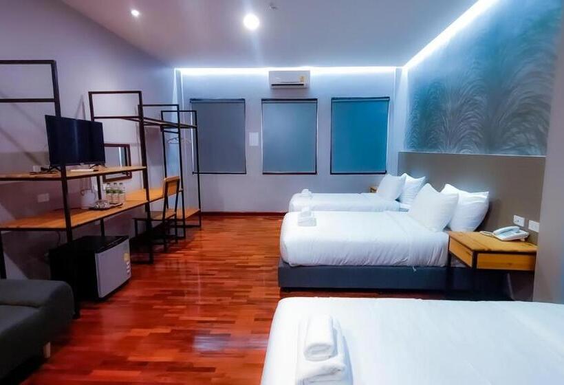 اتاق لوکس سه تخته, The Riva Vientiane