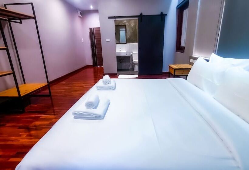 디럭스 룸, The Riva Vientiane