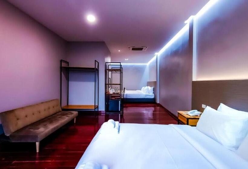 اتاق لوکس خانوادگی, The Riva Vientiane