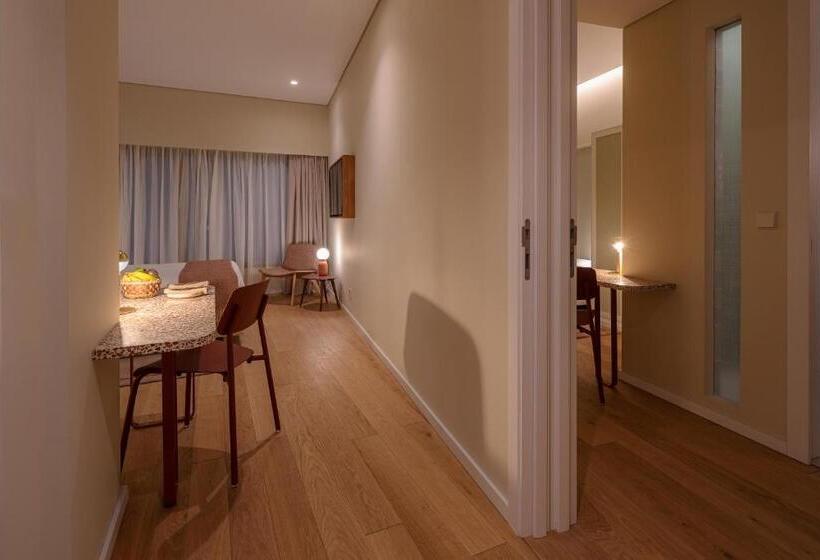 家庭间, Nine Dots Azorean Art Boutique