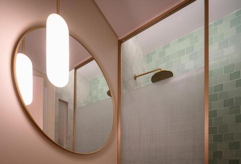 家庭间, Nine Dots Azorean Art Boutique