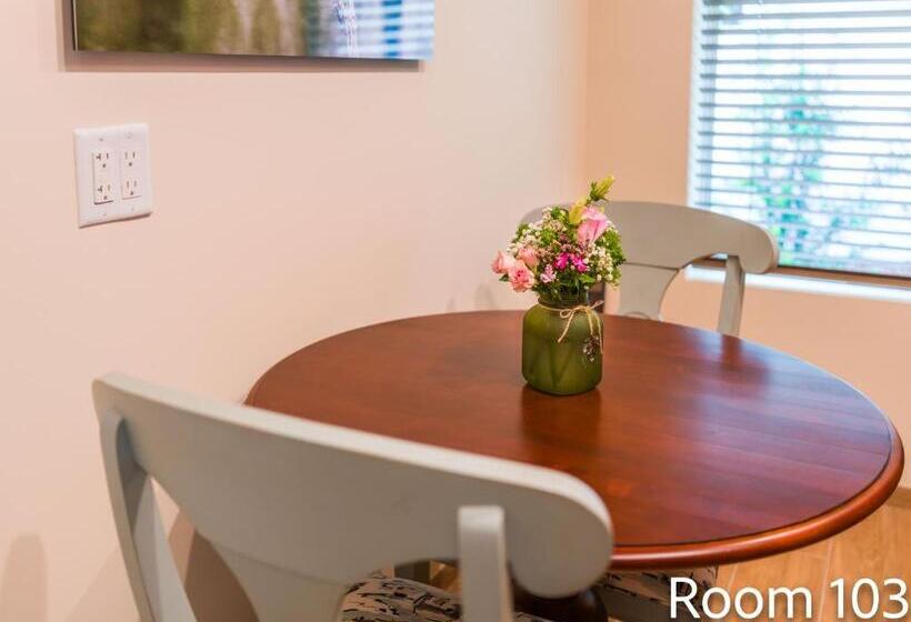 סוויטה, Seaside Villas