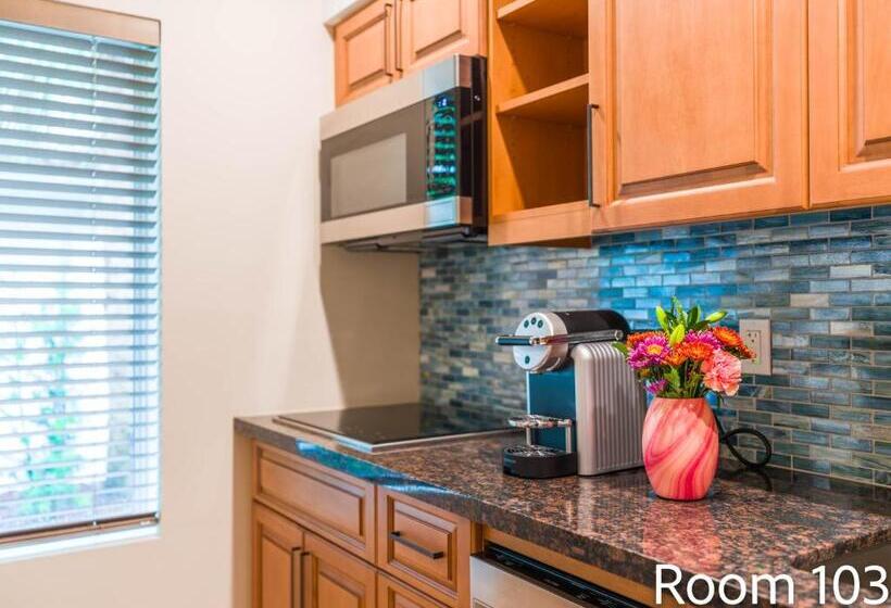 סוויטה, Seaside Villas