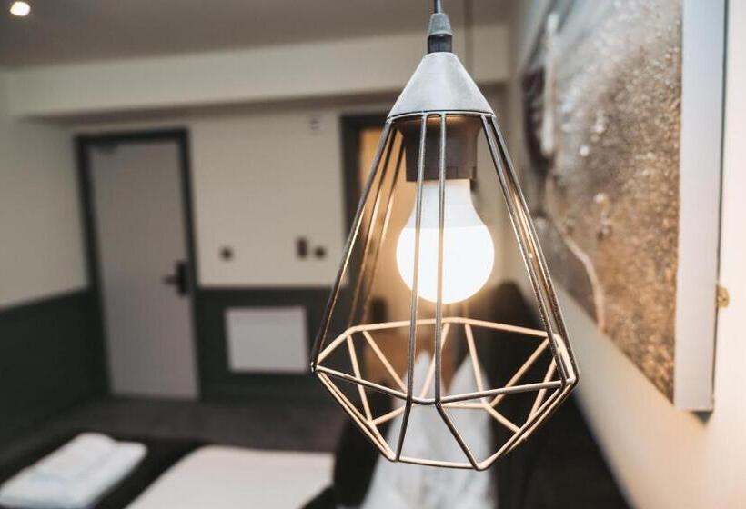 חדר סטנדרט, The Royal Bar & Shaker