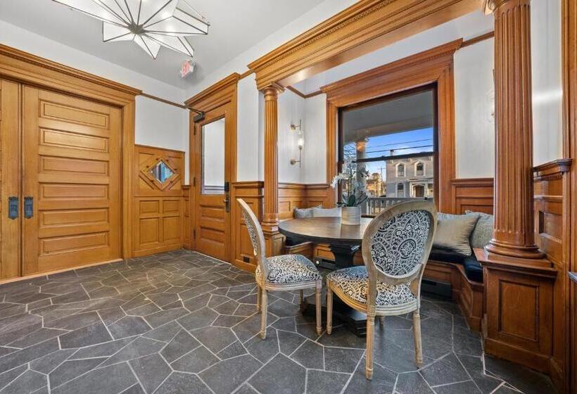 スイート, The Washington Boutique