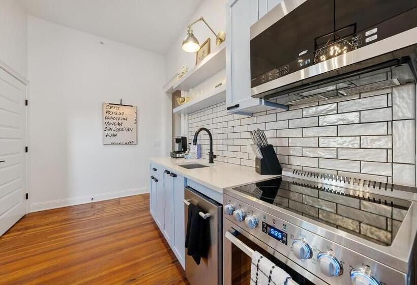 プレミアムスイート, The Washington Boutique