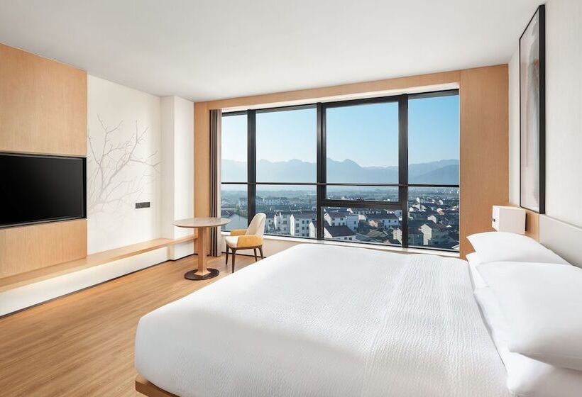 Premium room w/ mountain view, Fairfield By Marriott Pujiang